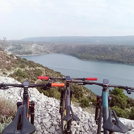Prázdninový dům House With Garden 