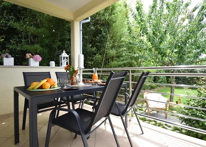 House With Garden 