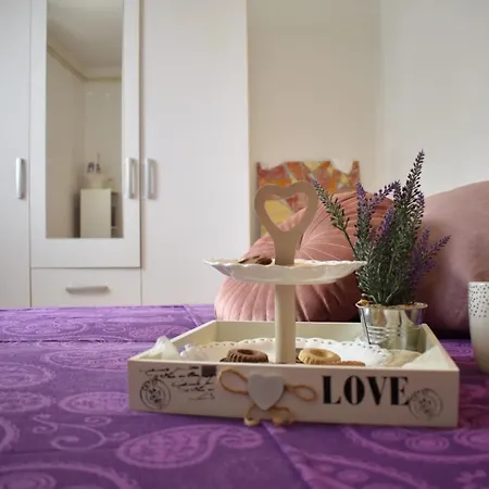 Dom wakacyjny House With Garden 