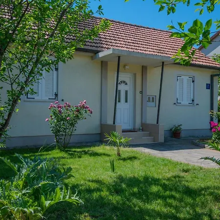 House With Garden 